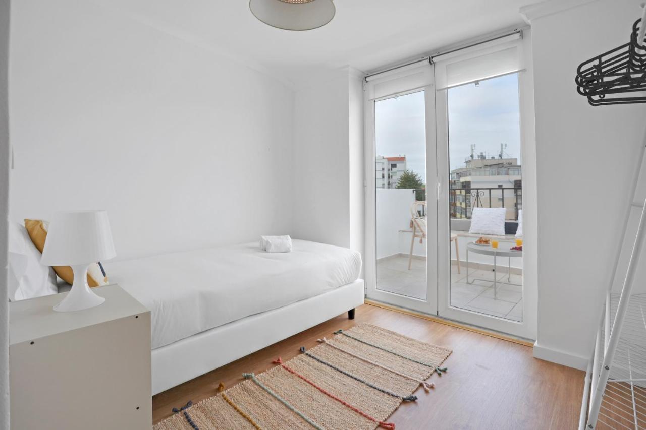Sunny 2 Bedroom Apartment In Almada - Balconies With River View Εξωτερικό φωτογραφία